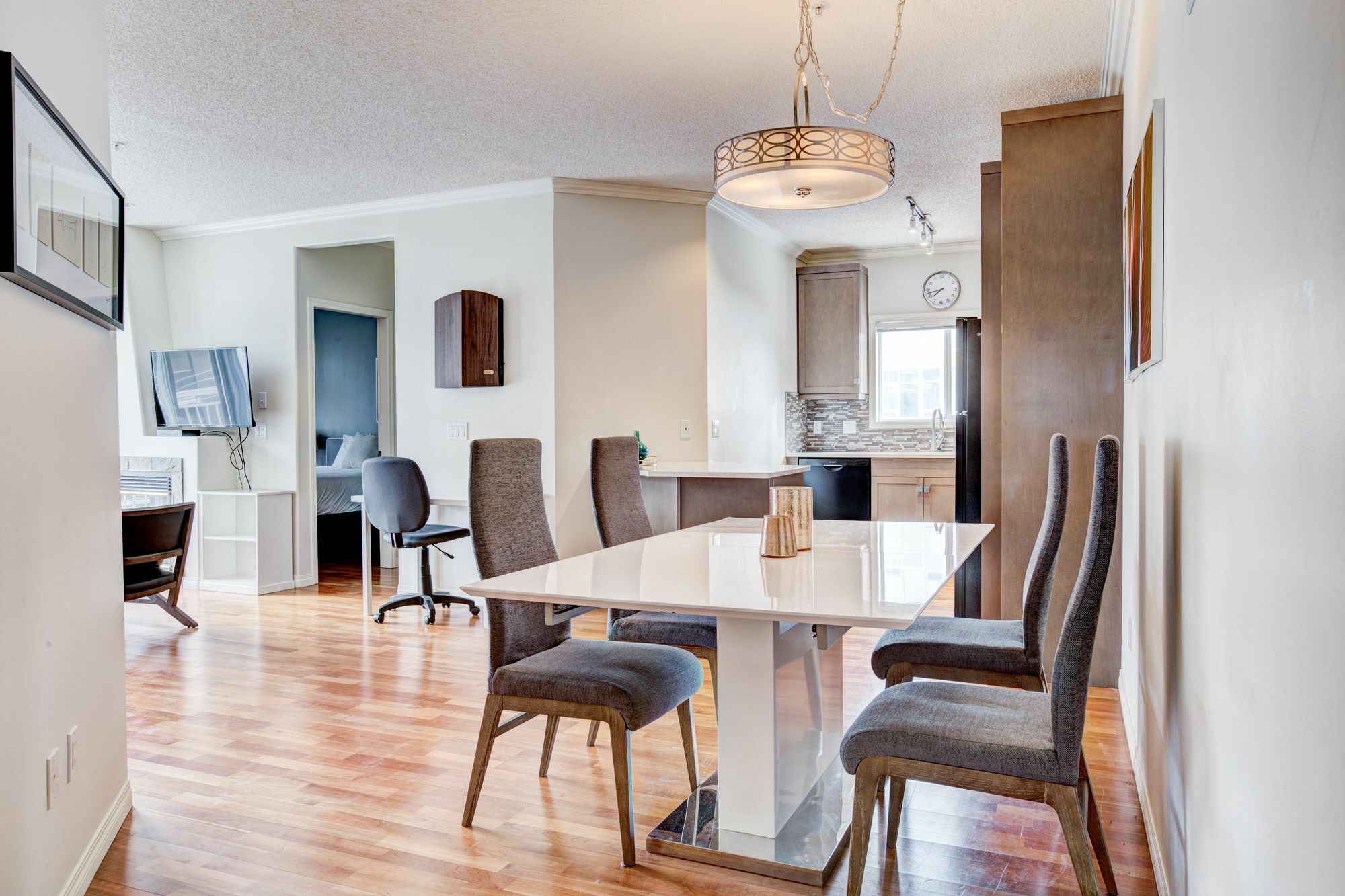 Suite Digs - Genesis Calgary Bagian luar foto